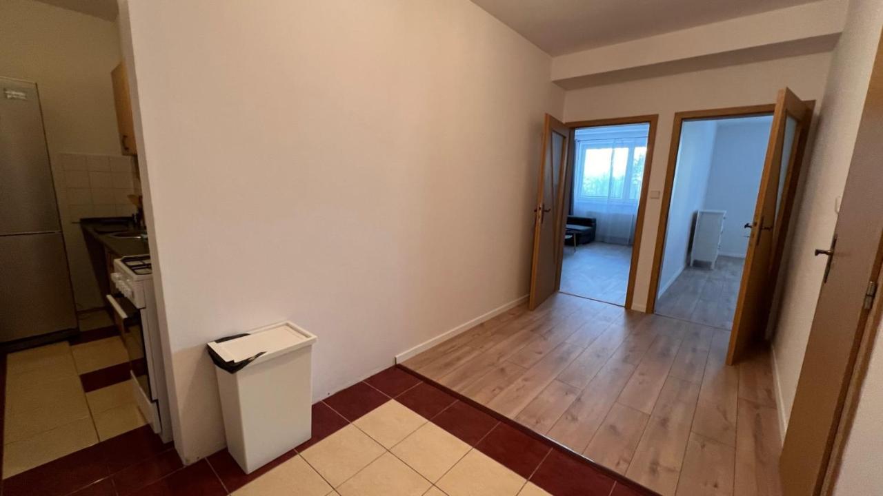 2 Room Apartment, Near Oc Galeria, Petrzalka Bratislava Exteriör bild