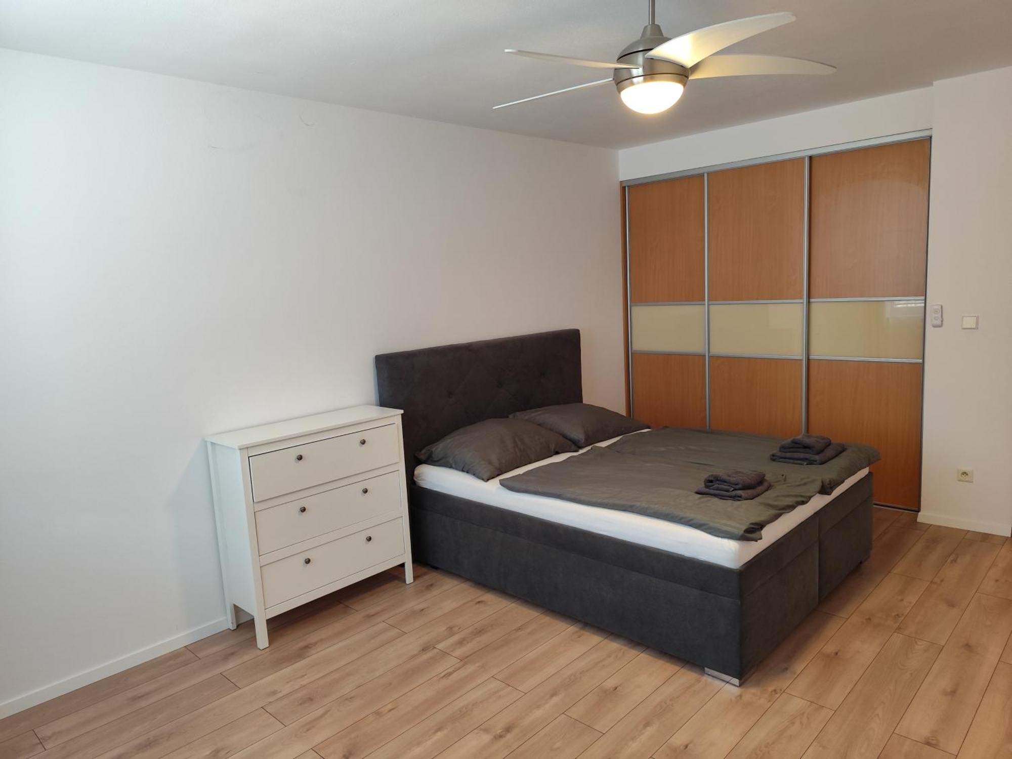 2 Room Apartment, Near Oc Galeria, Petrzalka Bratislava Exteriör bild